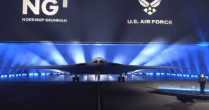 kā notika kodolbumbvedēja B-21 Raider prezentācija