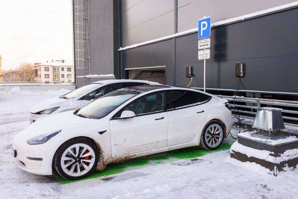 Ieguldot 150 tūkstošus eiro, Eleport atklāj līdz šim jaudīgāko elektroauto uzlādes laukumu 18 Ieguldot 150 tūkstošus eiro, Eleport atklāj līdz šim jaudīgāko elektroauto uzlādes laukumu