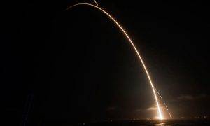 SpaceX ar nesējraķeti nosūta uz Mēnesi nolaižamo aparātu Hakuto-R visurgājēju Rashid