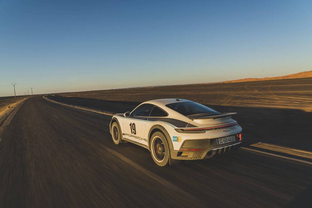 “Porsche” piedāvā ekskluzīvu “911 Dakar” pakotnes dizainu 15 “Porsche” piedāvā ekskluzīvu “911 Dakar” pakotnes dizainu