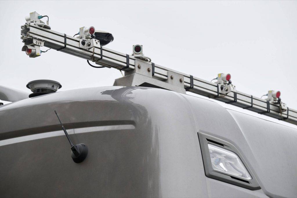 Autonomie kravas auto: tāla nākotne vai jau braukšanas gatavībā? 6 Virkne sensoru palīdz kravas auto orientēties vidē