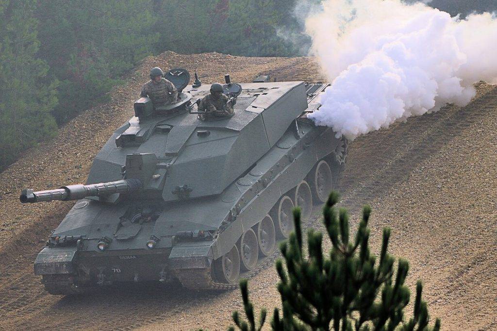 Tagad tas ir oficiāli: Apvienotā Karaliste nodod Challenger 2 tankus Ukrainai