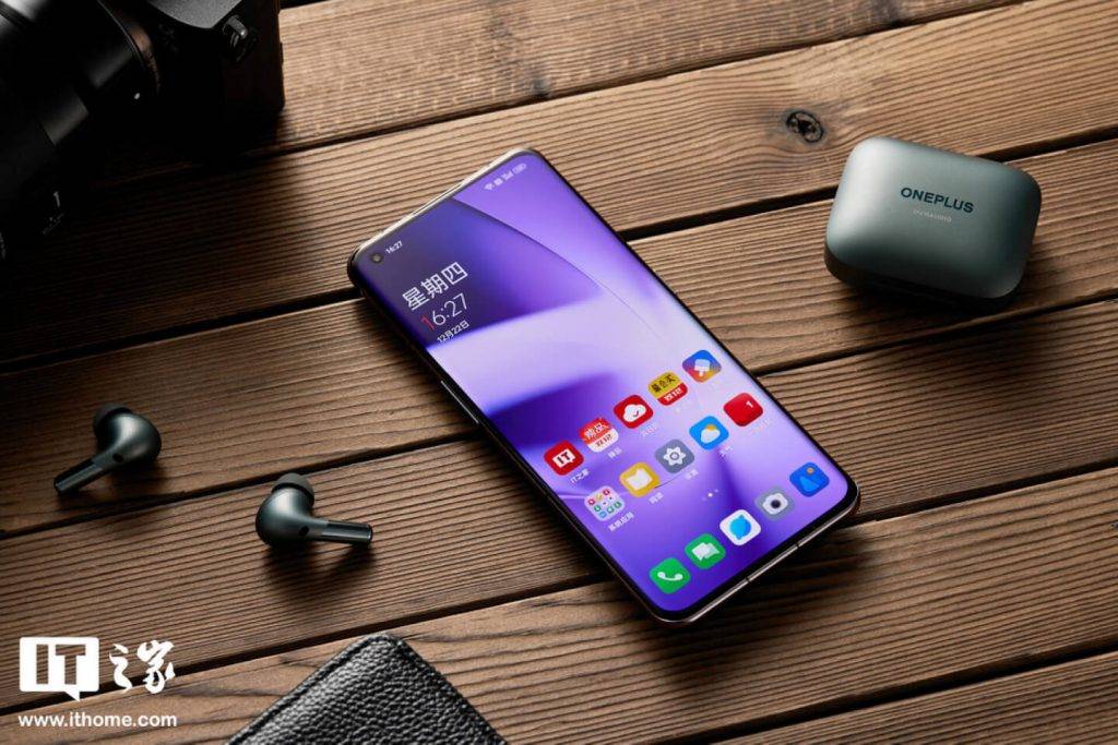 OnePlus 11 fotogrāfijas pēc oficiālās prezentācijas