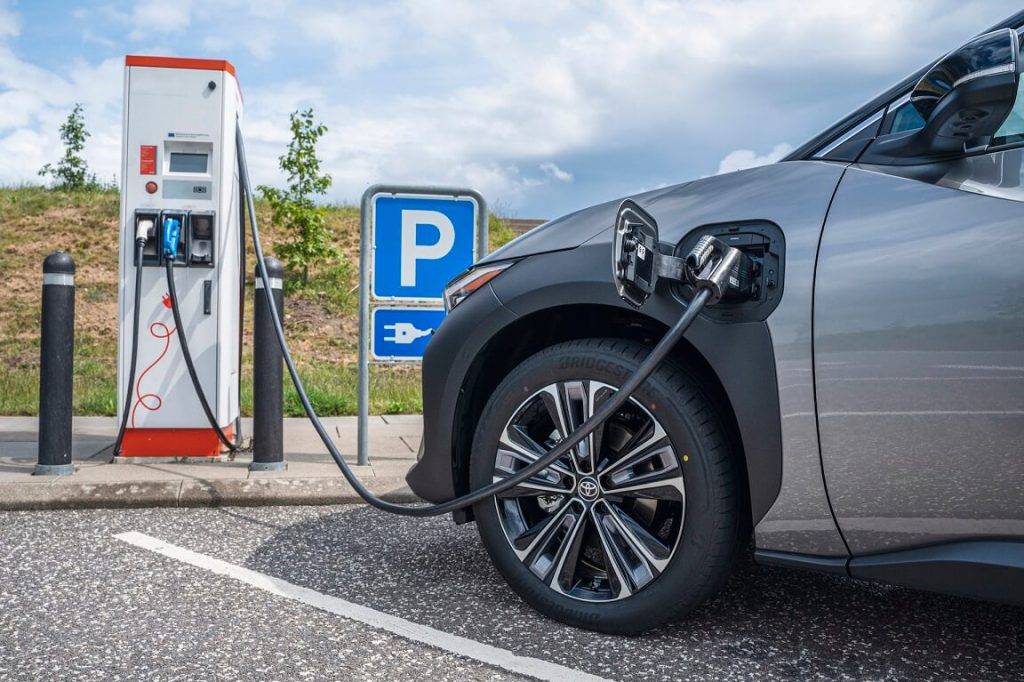 Latvijā sākas pilnībā elektriskā Toyota bZ4X tirdzniecība 17 Latvijā sākas pilnībā elektriskā Toyota bZ4X tirdzniecība