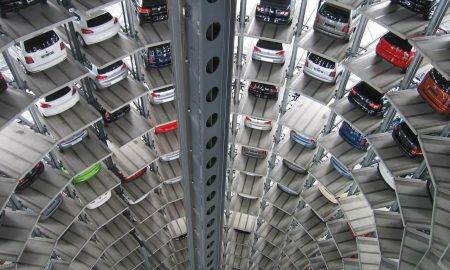 Arī Volkswagen atslēdz dīlerus Krievijā no zīmola servisa programmām