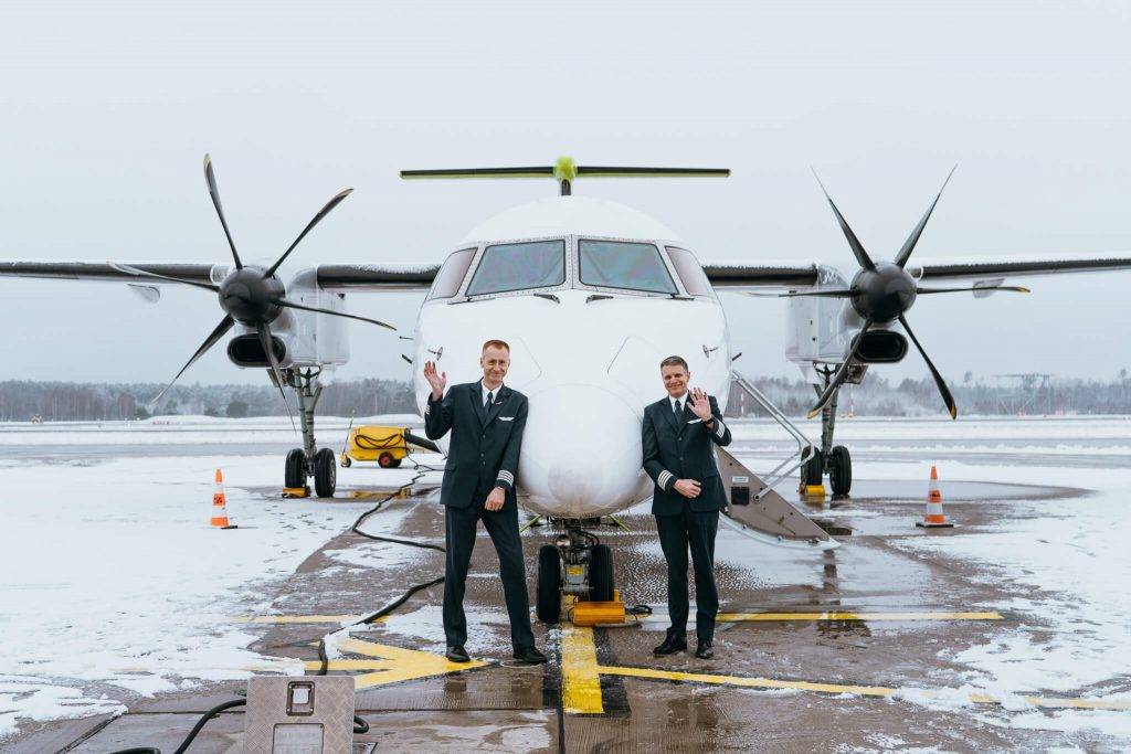 airBaltic" atvadās no pēdējās "Bombardier Q400" lidmašīnas savā flotē 9 airBaltic" atvadās no pēdējās "Bombardier Q400" lidmašīnas savā flotē