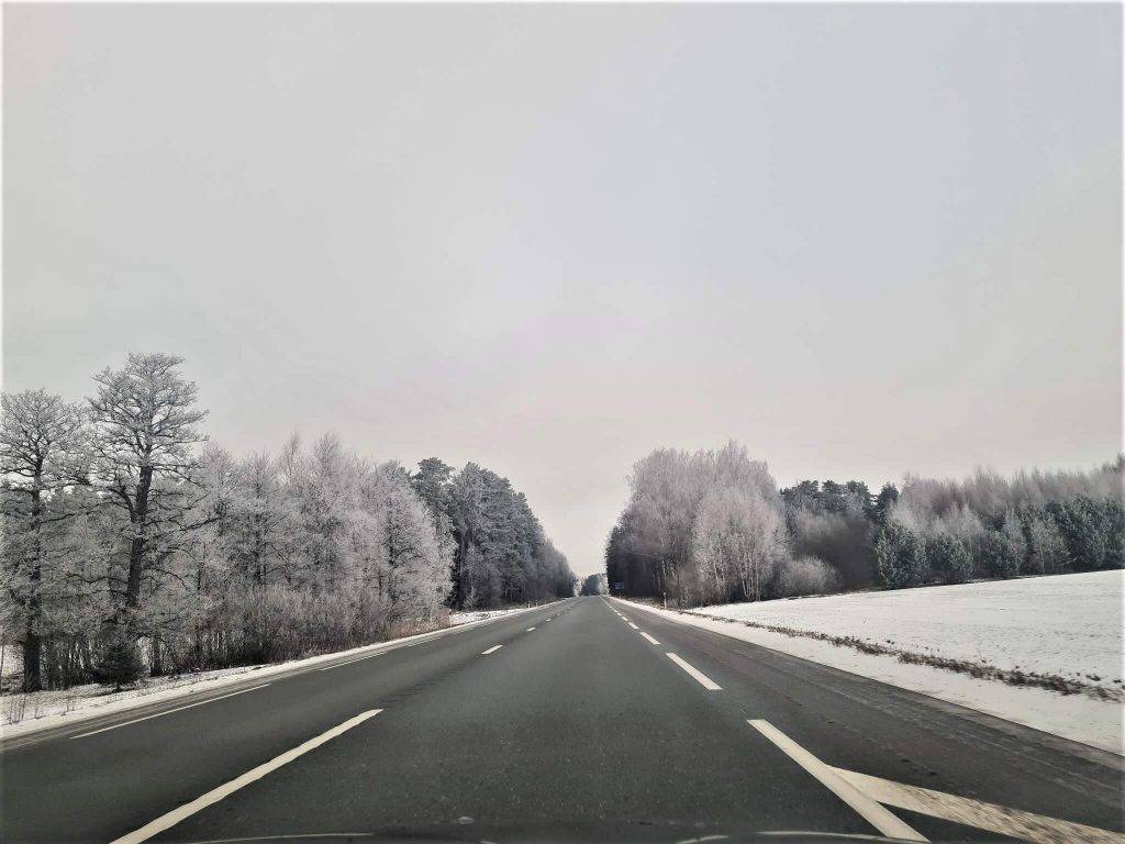 Kā braukt ziemas apstākļos: 5 padomi, lai izvairītos no neparedzētām situācijām 5 Kā braukt ziemas apstākļos: 5 padomi, lai izvairītos no neparedzētām situācijām