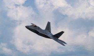 Video: F-22 Raptor iznīcina Ķīnas balonu, kas vairākas dienas lidoja virs ASV