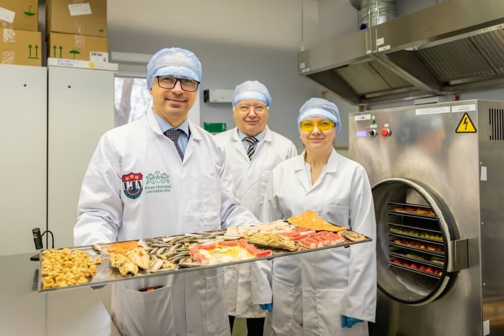 RTU Latvijas Jūras akadēmijas zinātnieki attīsta tehnoloģisku inovāciju zivju pārstrādei