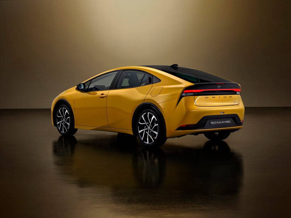 Sākusies piektās paaudzes Toyota Prius Plug-in Hybrid rezervēšana tiešsaistē 13 Sākusies piektās paaudzes Toyota Prius Plug-in Hybrid rezervēšana tiešsaistē