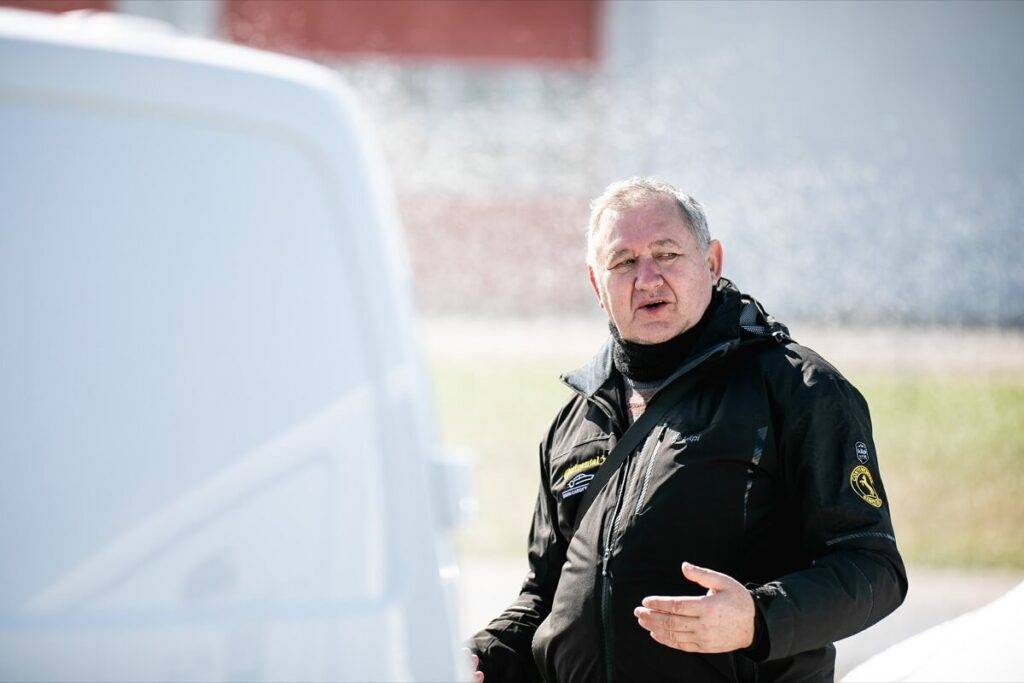 Pasaule mainās, un autoražotāji pielāgojas: arī sportiskie SUV modeļi prot taupīt 3 Pasaule mainās, un autoražotāji pielāgojas: arī sportiskie SUV modeļi prot taupīt