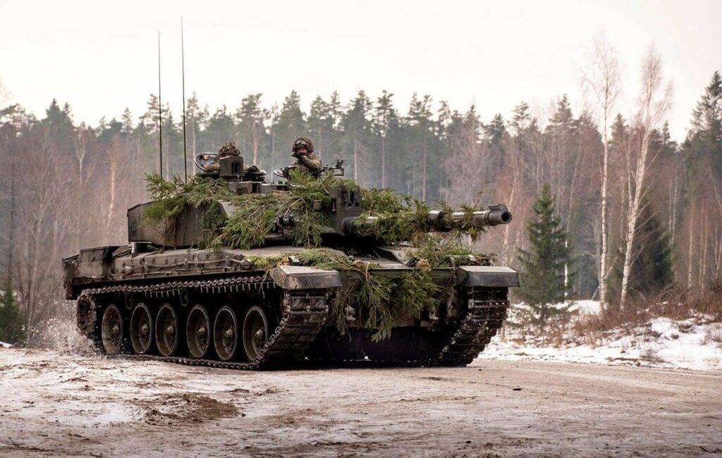 Ukraiņi Lielbritānijā turpina apmācības ar Challenger 2 tankiem (Video)