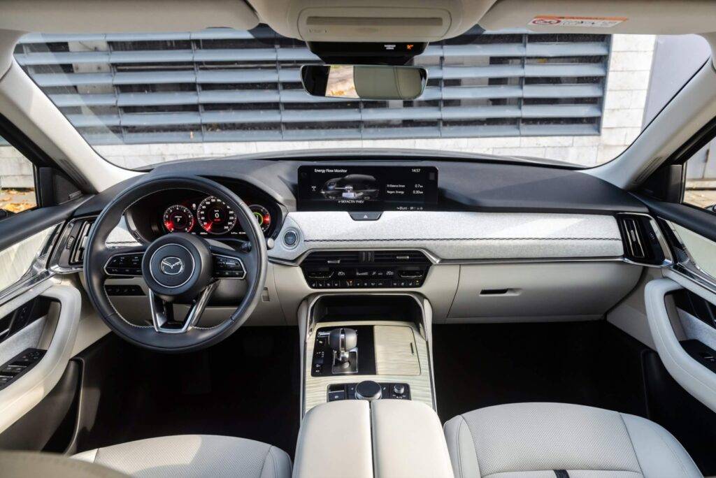 Skaists arī pēc 20 gadiem: kā rodas pārlaicīga dizaina auto? 6 Skaists arī pēc 20 gadiem: kā rodas pārlaicīga dizaina auto?