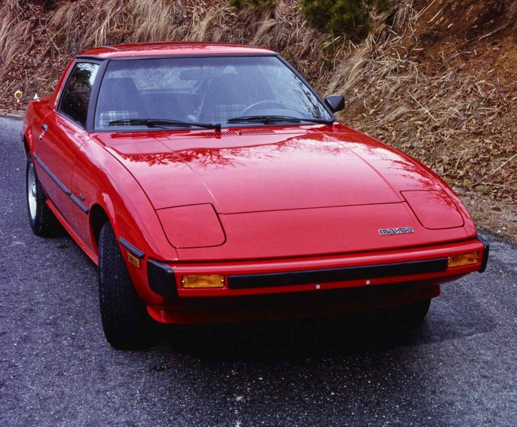 Skaists arī pēc 20 gadiem: kā rodas pārlaicīga dizaina auto? 7 Skaists arī pēc 20 gadiem: kā rodas pārlaicīga dizaina auto?