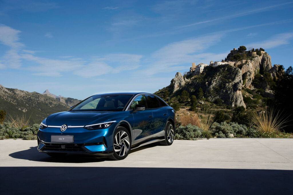 Efektivitātes līdera pasaules pirmizrāde: Volkswagen ID.7 ar vienu uzlādi līdz 700 kilometriem 13 Efektivitātes līdera pasaules pirmizrāde:
Volkswagen ID.7 ar vienu uzlādi līdz 700 kilometriem