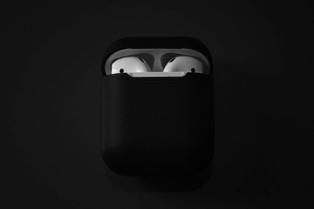 AirPods austiņu uzlādes futrālis ar jaunām funkcijām 5 Airpods