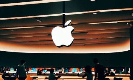No Apple veikala Vašingtonā caur caurumu sienā nozagti vairāk nekā 400 iPhone 500 000 dolāru vērtībā