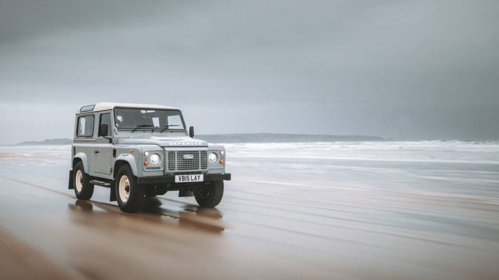 Prezentēta klasiskā Land Rover Defender īpašā versija – Works V8 Islay Edition 9 Prezentēta klasiskā Land Rover Defender īpašā versija – Works V8 Islay Edition