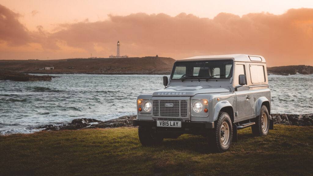 Prezentēta klasiskā Land Rover Defender īpašā versija – Works V8 Islay Edition 10 Prezentēta klasiskā Land Rover Defender īpašā versija – Works V8 Islay Edition