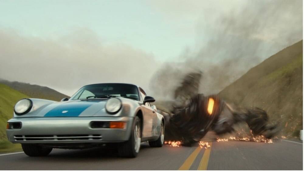 Jaunajā filmā “Transformeri: Nezvēru laikmets” autobota Mirāža lomā – leģendārā “Porsche 911 Carrera RS 3.8” 11 Jaunajā filmā “Transformeri: Nezvēru laikmets” autobota Mirāža lomā – leģendārā “Porsche 911 Carrera RS 3.8”