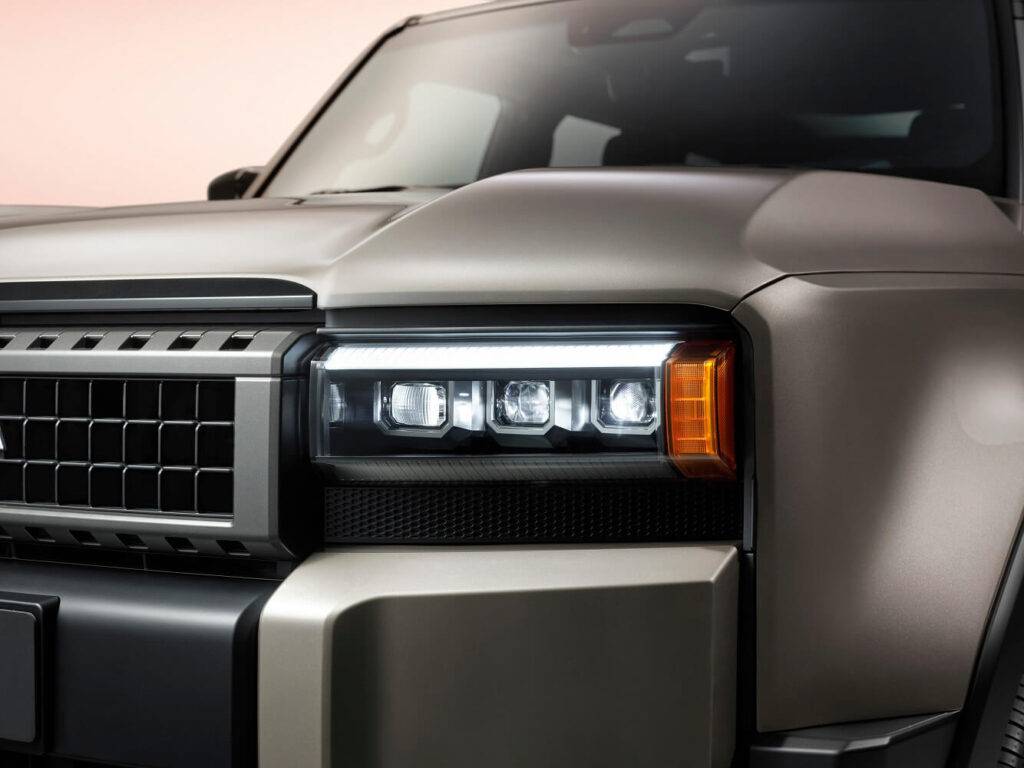 Atgriešanās pie saknēm: pilnīgi jaunā Toyota Land Cruiser pirmizrāde 19 Atgriešanās pie saknēm: pilnīgi jaunā Toyota Land Cruiser pirmizrāde