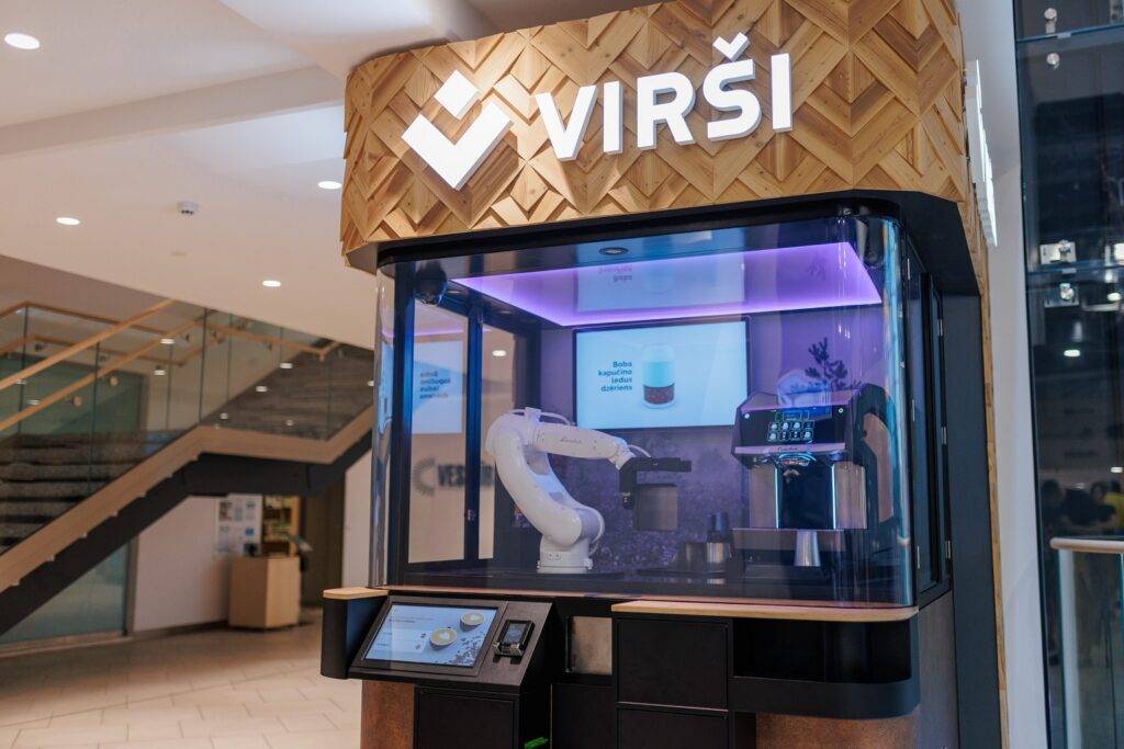 “Virši” iepazīstina ar pirmo barista robotu Baltijā 10 “Virši” iepazīstina ar pirmo barista robotu Baltijā