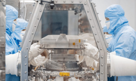 NASA ir atvērusi konteineru ar OSIRIS-REx "kosmosa dārgumiem"