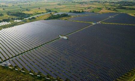 Ieguldot 33 miljonus eiro, Sunly atklāj 60 MW saules parku Krakovas pievārtē