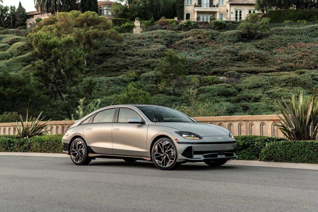 Cilvēki elektroauto mēdz lādēt “katram gadījumam” – bet cik daudz vajadzētu? 7 Cilvēki elektroauto mēdz lādēt “katram gadījumam” – bet cik daudz vajadzētu?