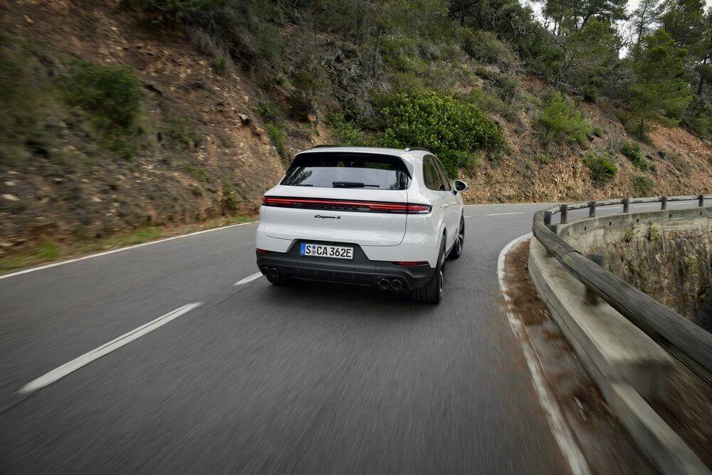 “Porsche” prezentē trešo “Cayenne” “E-Hybrid” versiju 16 “Porsche” prezentē trešo “Cayenne” “E-Hybrid” versiju