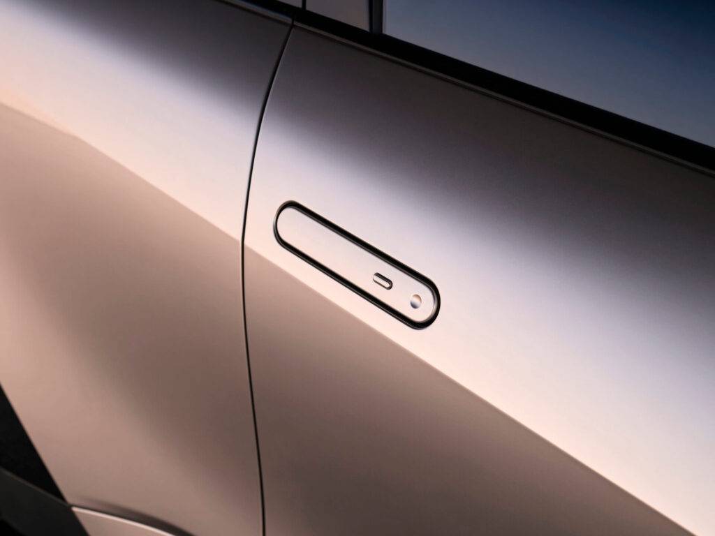 Ierobežotu laiku Latvijā iespējams rezervēt jauno Toyota C-HR 15 Ierobežotu laiku Latvijā iespējams rezervēt jauno Toyota C-HR