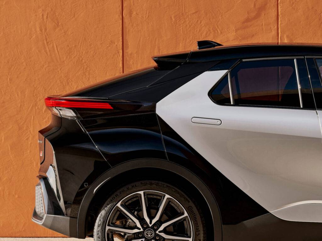 Ierobežotu laiku Latvijā iespējams rezervēt jauno Toyota C-HR 13 Ierobežotu laiku Latvijā iespējams rezervēt jauno Toyota C-HR