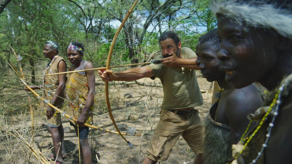 Izdzīvotājs ar stāžu un bijušais skolotājs dodas bīstamos piedzīvojumos Austrumāfrikā 