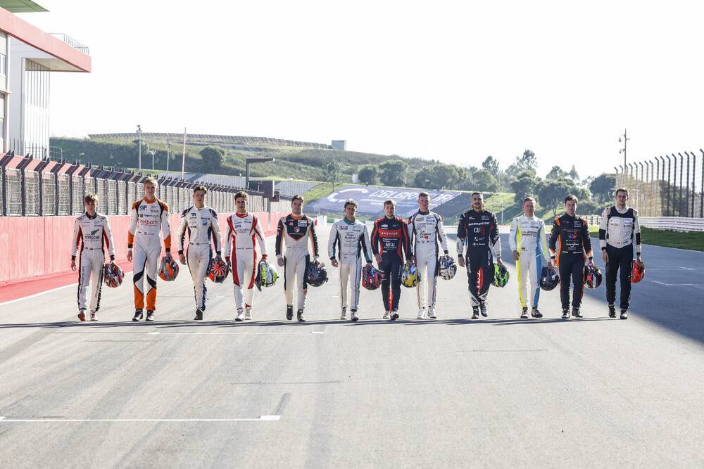 Latvijas pārstāvis Portugālē cīnās par “Porsche Junior” titulu (Video) 26 Latvijas pārstāvis Portugālē cīnās par “Porsche Junior” titulu