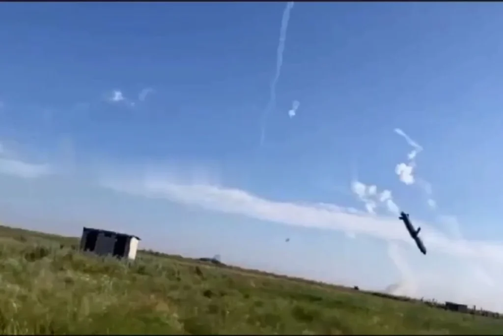 Krievi ir noplicējuši video, kurā redzama "Storm Shadow" spārnotās raķetes ierašanās