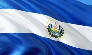 Salvadora izsludina uzturēšanās atļauju tirdzniecību par bitcoin vai USDT