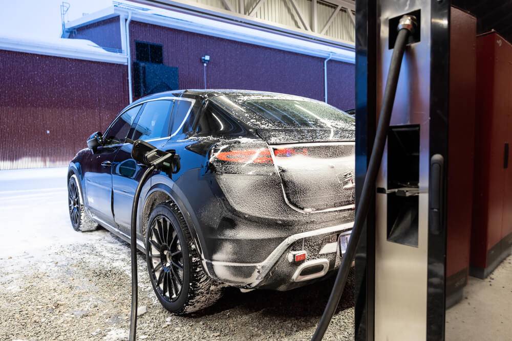 “Porsche” testē jaunā “Macan” veiktspēju un efektivitāti 19 “Porsche” testē jaunā “Macan” veiktspēju un efektivitāti