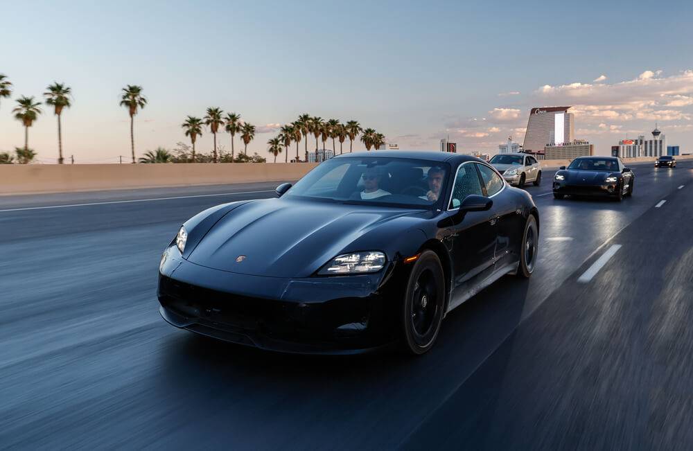 Jaunais “Porsche Taycan” veiksmīgi pievārējis sarežģītus izturības testus 14 Jaunais “Porsche Taycan” veiksmīgi pievārējis sarežģītus izturības testus