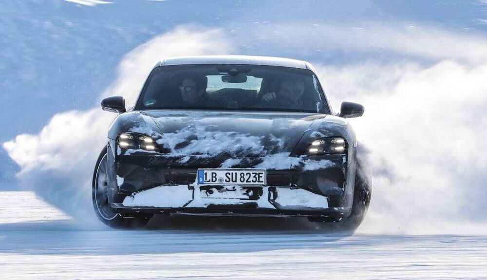 Jaunais “Porsche Taycan” veiksmīgi pievārējis sarežģītus izturības testus 11 Jaunais “Porsche Taycan” veiksmīgi pievārējis sarežģītus izturības testus