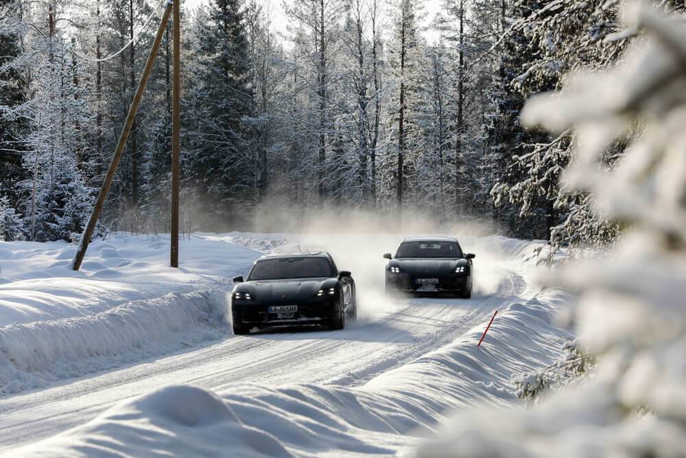 Jaunais “Porsche Taycan” veiksmīgi pievārējis sarežģītus izturības testus 12 Jaunais “Porsche Taycan” veiksmīgi pievārējis sarežģītus izturības testus