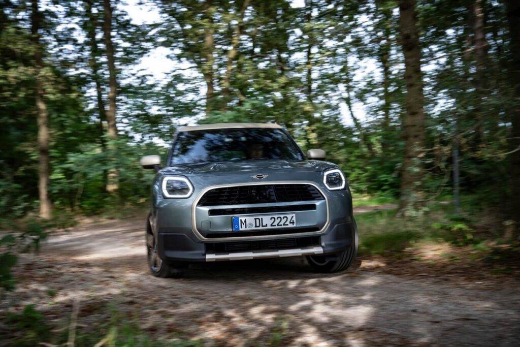 Efektīvs dzinējs un izteiksmīgs dizains: Jaunais MINI Countryman C 13 Efektīvs dzinējs un izteiksmīgs dizains: Jaunais MINI Countryman C