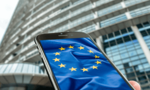 Eiropas Komisija: Apple nodrošinās trešo pušu izstrādātājiem piekļuvi NFC