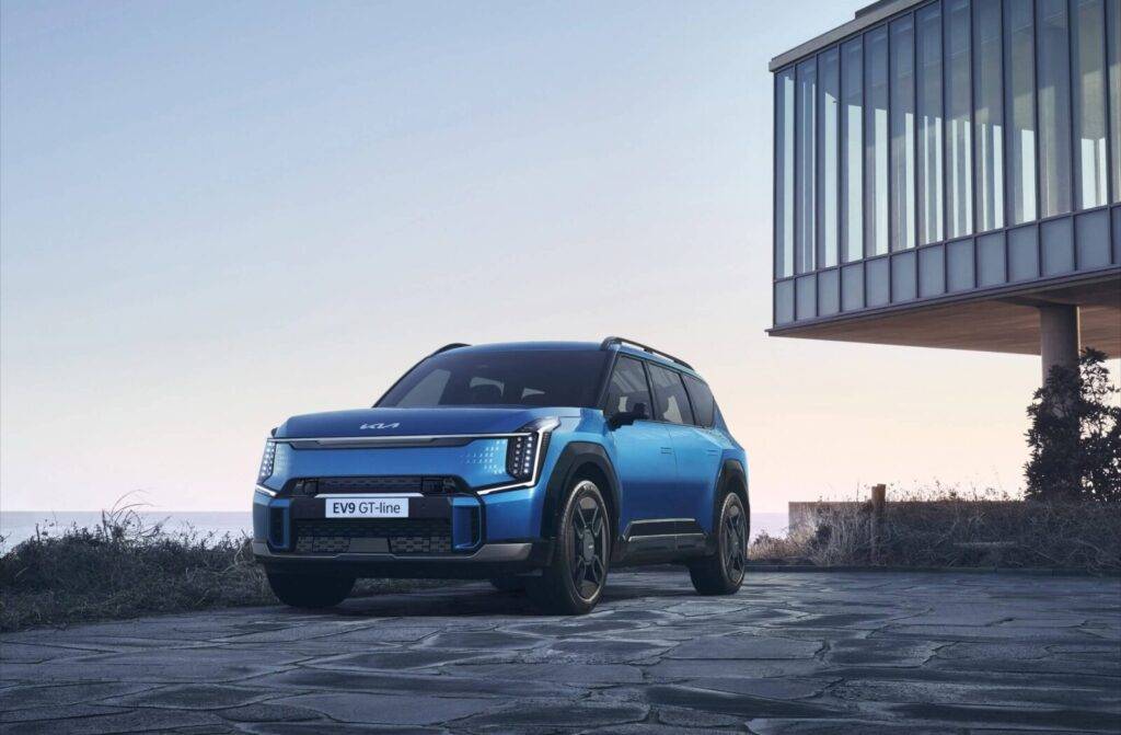 Kas tagad ir luksusa auto: Vācijas Gada auto pārsteigums 5 Kas tagad ir luksusa auto: Vācijas Gada auto pārsteigums