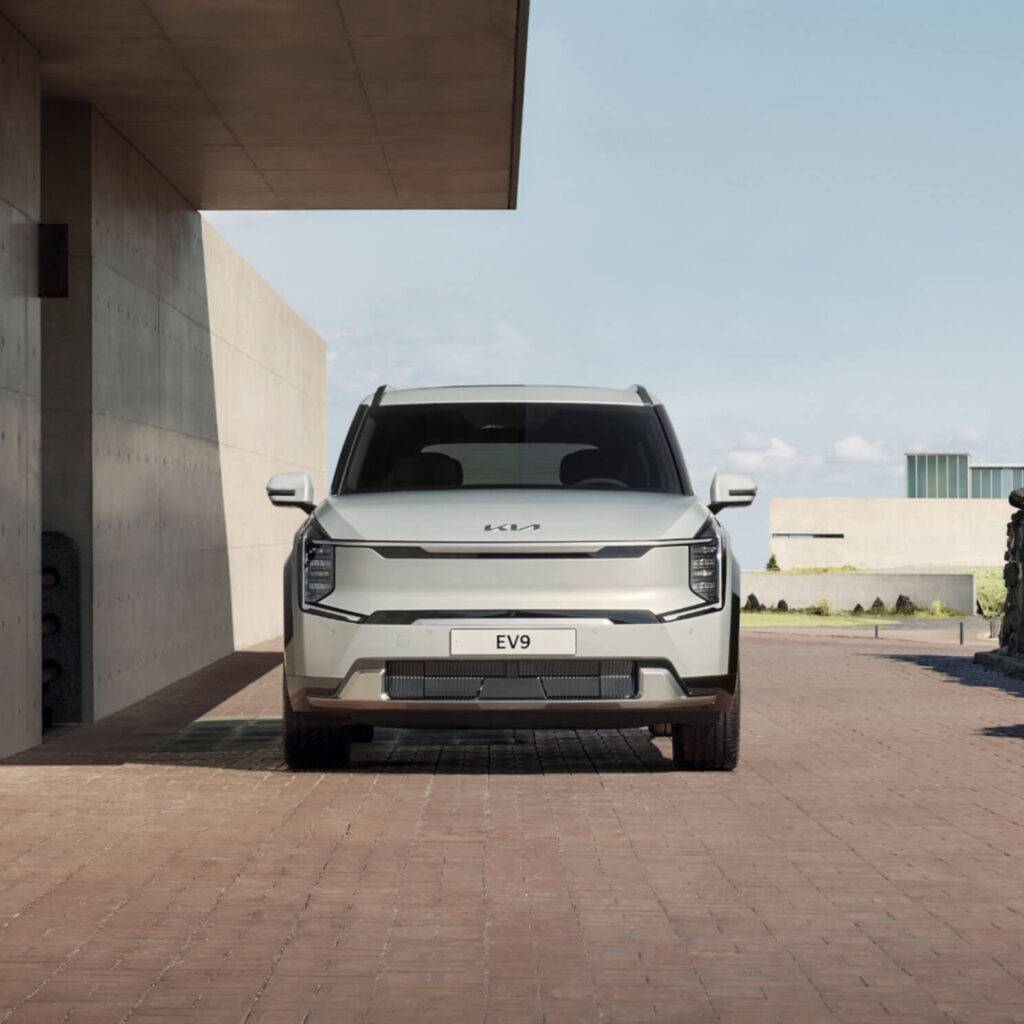 Kas tagad ir luksusa auto: Vācijas Gada auto pārsteigums 4 Kas tagad ir luksusa auto: Vācijas Gada auto pārsteigums