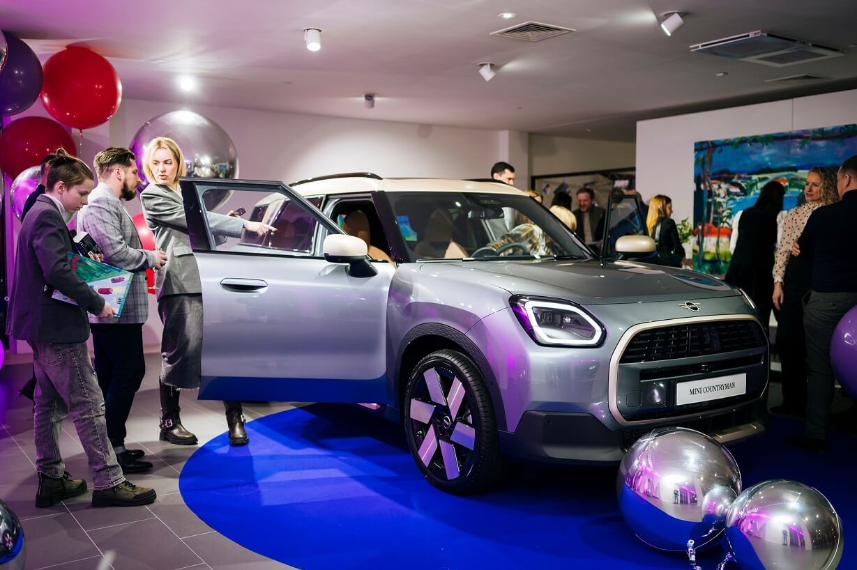 MINI autocentrā prezentēts jaunais MINI Countryman 18 MINI autocentrā prezentēts jaunais MINI Countryman