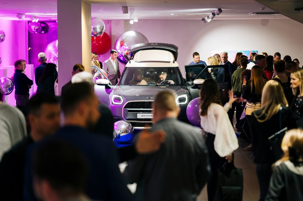 MINI autocentrā prezentēts jaunais MINI Countryman 16 MINI autocentrā prezentēts jaunais MINI Countryman