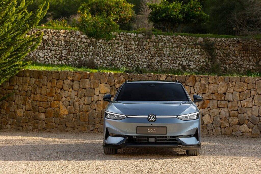 Jauns e-mobilitātes standarts: pasaules pirmizrādi piedzīvo Volkswagen ID.7 Tourer ar nobraukuma distanci līdz 685 km 12 Jauns e-mobilitātes standarts: pasaules pirmizrādi piedzīvo Volkswagen ID.7 Tourer ar nobraukuma distanci līdz 685 km