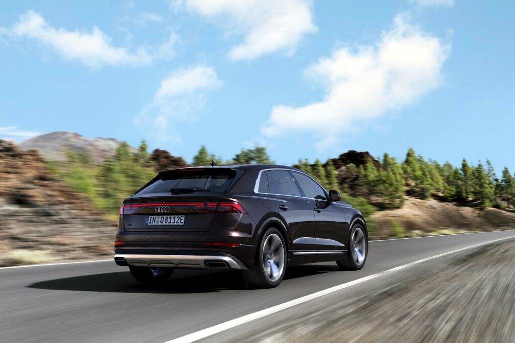 Jaunie Audi Q7 un Q8 plug-in hibrīda modeļi elektriski veiks līdz pat 90 km 16 Audi Q8 TFSI e quattro 3 1