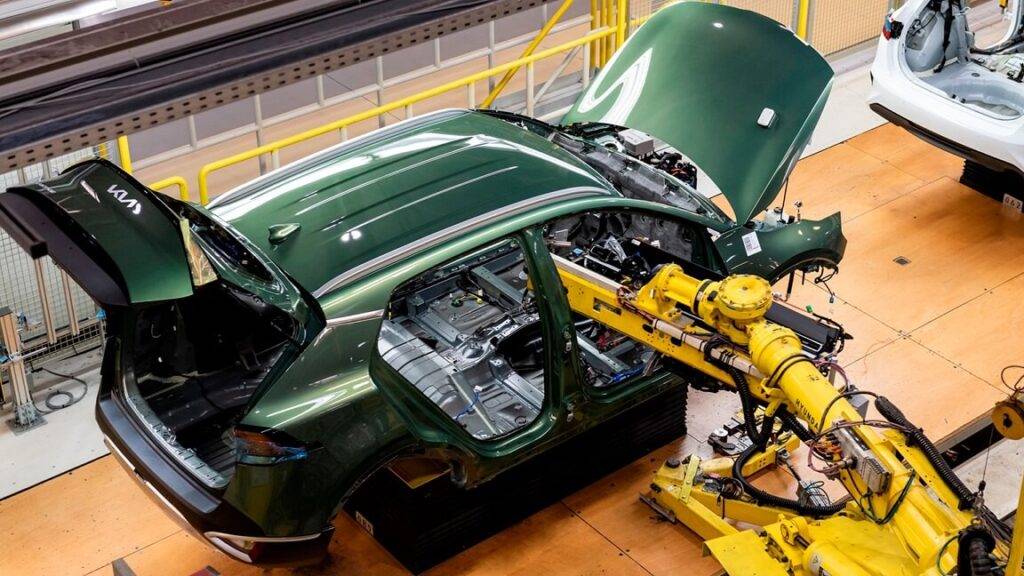 Kia svin apaļu jubileju – divas desmitgades Slovākijā 13 Kia svin apaļu jubileju – divas desmitgades Slovākijā