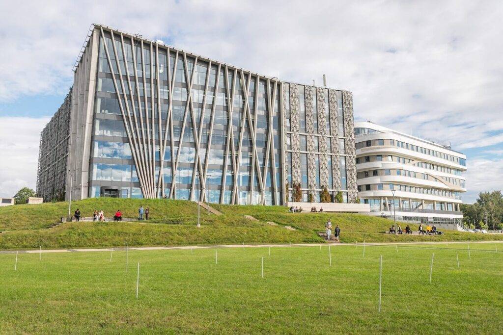 Latvijas Universitātē izstrādātas vadlīnijas mākslīgā intelekta izmantošanai